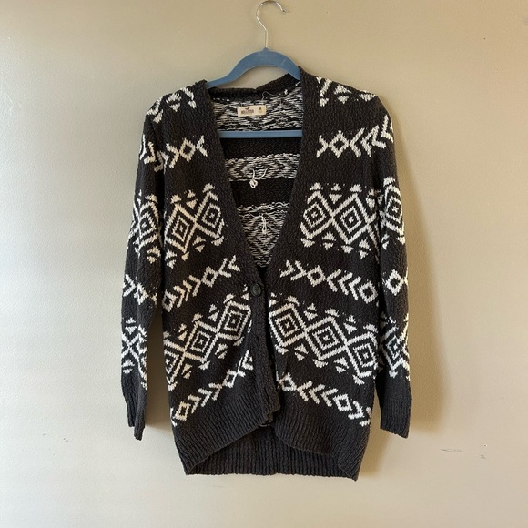 Hollister Sweaters - Hollister Gray and White Patterned Cardigan